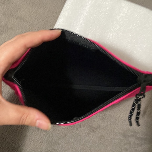 Banana Republic makeup clutch - Picture 4 of 5